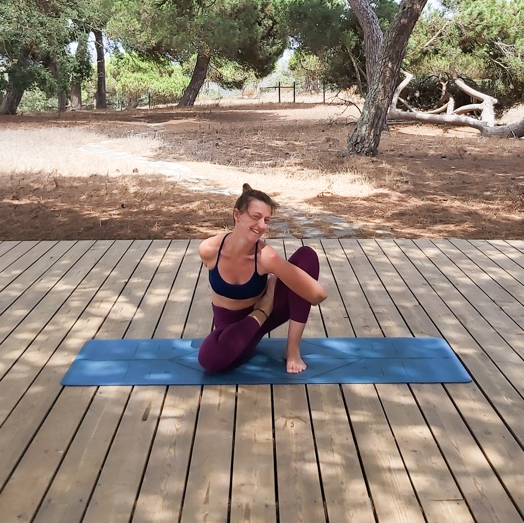 Samantha Garstin Yoga / Marichyasana D / Portugal